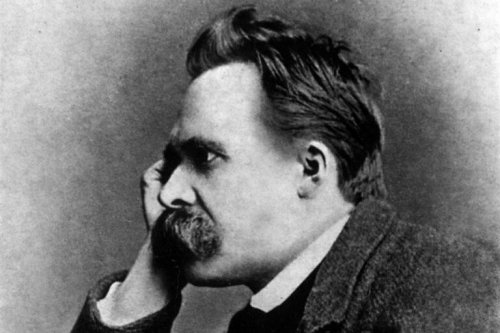 Nietzsche tænker med hånden mod kinden