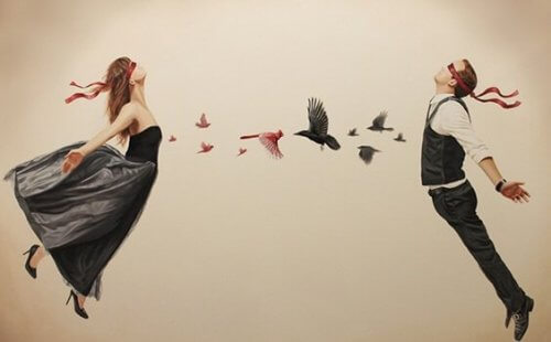 Fugle, der flyver fra mand og kvinde, illustrerer, at de vælger at ofre sig for kærligheden