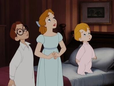 Wendy og hende brødre hører på Peter Pans historie