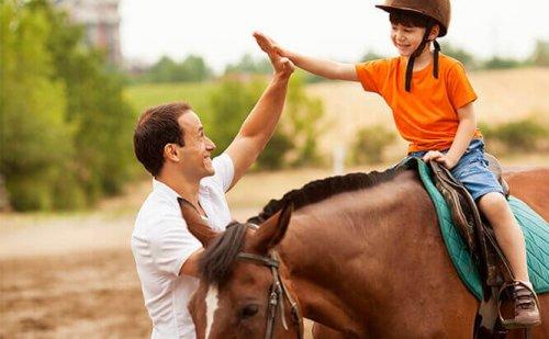6 nyttige fordele ved terapi med heste