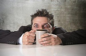 Hvordan opstår forgiftning af koffein?
