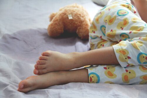 Enuresis: Årsager, symptomer og behandlinger