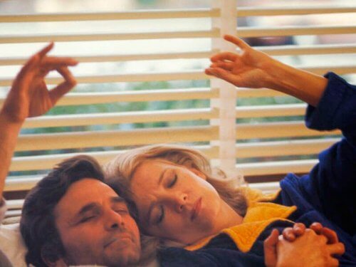 en scene fra filmen, A Woman Under the Influence, der sender et feministisk budskab