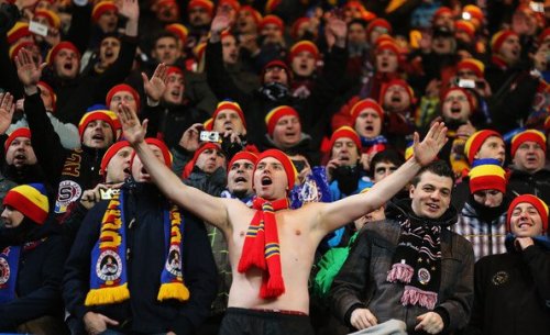 Fodboldfans støtter deres hold