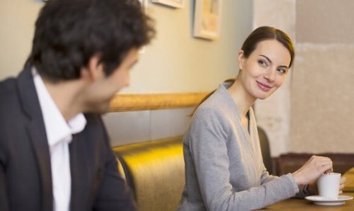 Kropssproget hos en forelsket mand betyder blandt andet, at han imiterer kvindes ansigtsudtryk