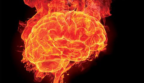 Den ængstelige hjerne illustreres med en brændende hjerne