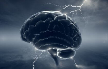Hjerne med lyn symboliserer migræne og dopamin