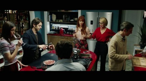 Venner i scene fra filmen Perfect Strangers