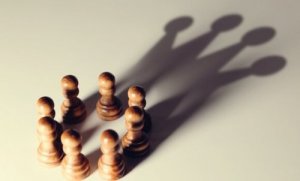 5 kognitive fordomme, der favoriserer personer med magt