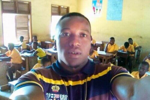 Den ghanesiske lærer med sine IT-elever uden computere
