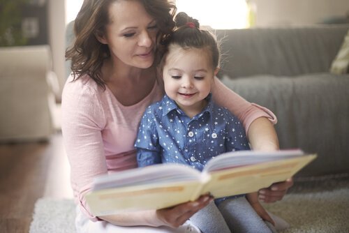 Fordelene ved at læse højt for små børn