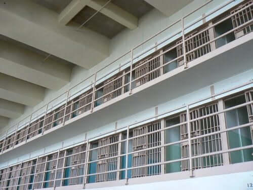 fængselsceller illustrerer fængselsundervisning