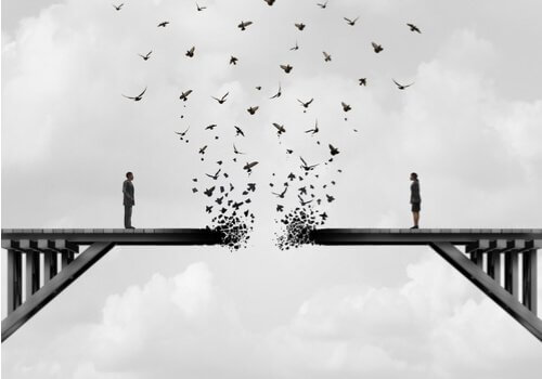 ægtefæller på en bro i opløsning