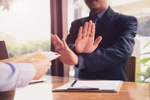 mand, der nægter at modtage papirer