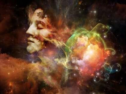 ansigt af skyer i univers