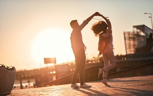 Par danser i solen - er det kærlighed og behov?