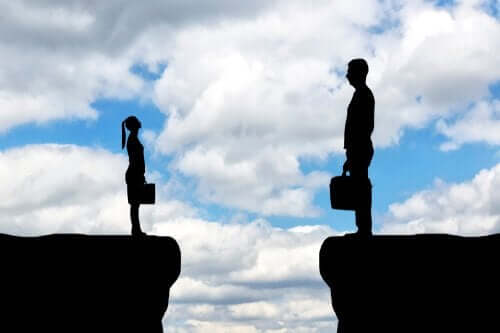 mand og kvinde på hver side af en kløft