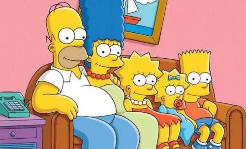 Familien Simpson samlet i sofaen