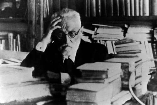 Miguel de Unamuno blandt bøger