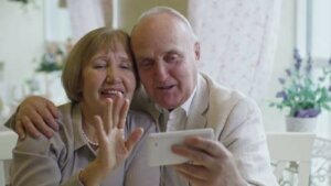 Hold kontakten til bedsteforældre under corona-krisen