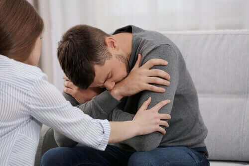 Frustreret mand oplever Hortingtons sygdom