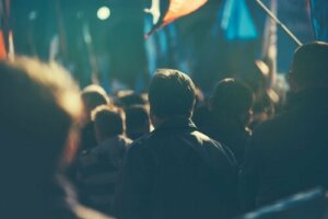 Hvad betyder udtrykket populisme?