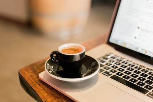 Kaffekop på computer