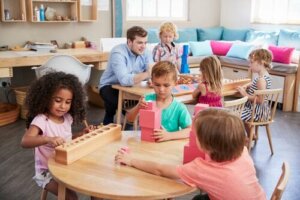 Maria Montessori: Kvinden, der ændrede skolingen