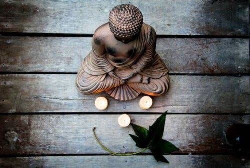 Statue af buddha