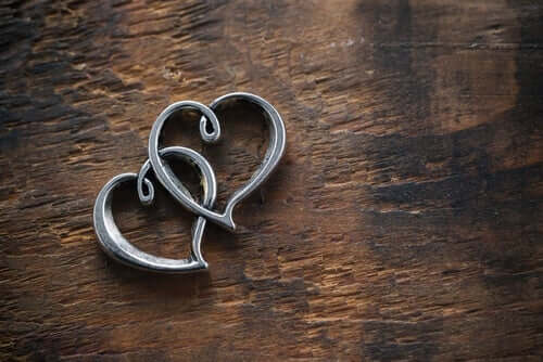 Sammenflettede hjerter