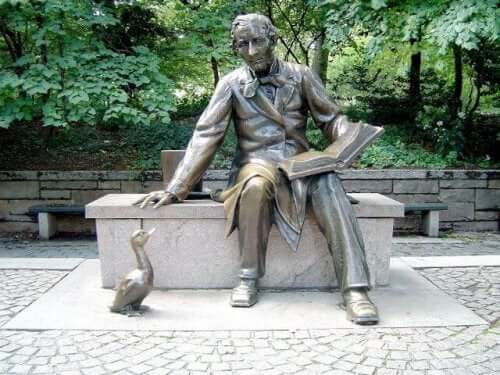 Statue af Hans Christian Andersen