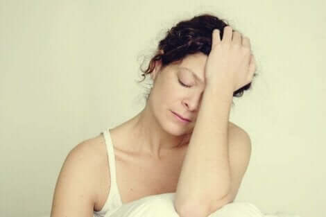 Kvinde oplever, at angst gør dig træt