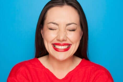 Smilende kvinde