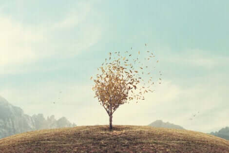 Blade, der flyver af træ