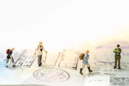 Rejsende figurer på et pas