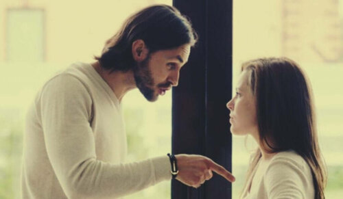 Par skændes, og kvinde bliver anklaget for at lyve