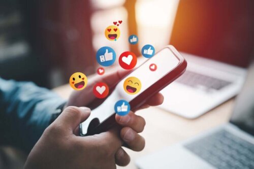 Sociale medier på telefon
