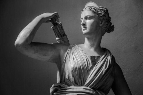 Statue af Artemis, som er en af de kvindelige arketyper