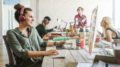 Ansatte på et kreativt kontor