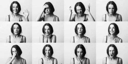 Kvinde med forskellige ansigtsudtryk viser følelsernes funktion