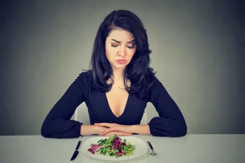 Kvinde uden appetit oplever, hvordan stress ændrer smagsopfattelsen
