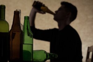 Er det sikkert at blande alkohol og alprazolam (Xanax)?