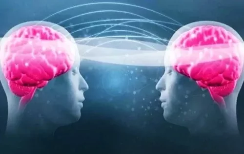 Hjerner overfører viden til hinanden ved hjælp af telepati, som undersøges af parapsykologi