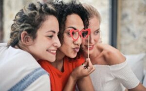 Større samhørighed med en ven end med din partner