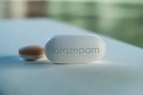 Lorazepam symboliserer, at medicinering foretrækkes i behandling af psykologiske lidesler