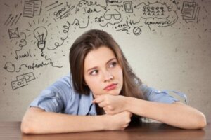 Den formelt-operationelle periode af tænkningen