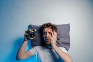 Søvnløshed om sommeren: Hvorfor sker det, og hvad kan du gøre ved det?