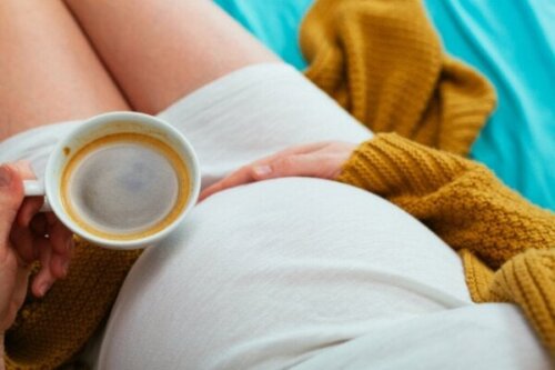 Er det sikkert at indtage koffein under graviditet?