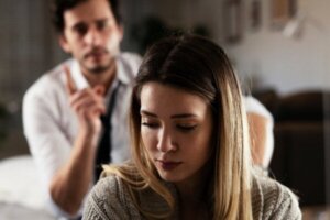 Ni psykologiske træk ved underdanige mennesker