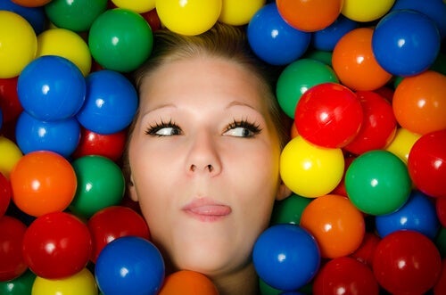 Infantiliseringen af samfundet: Hvorfor voksne opfører sig som børn